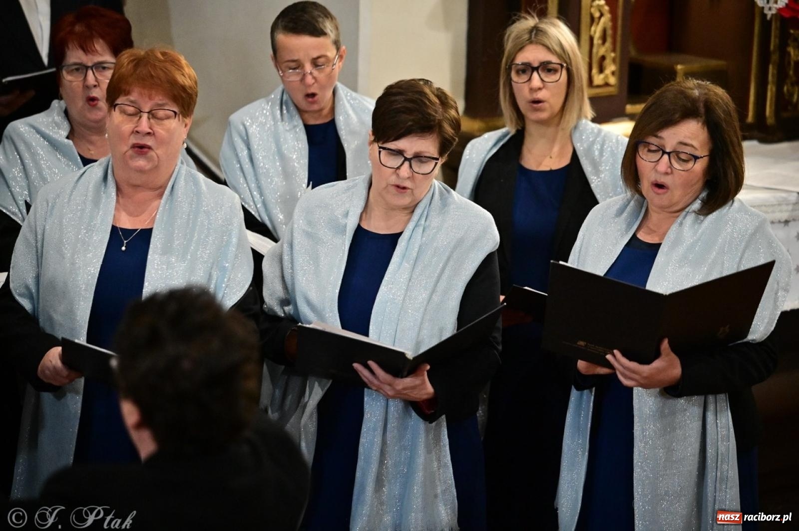 Zdjęcie w galerii na portalu naszraciborz.pl: Koncert kolęd i pastorałek w farnym – muzyczna uczta w Raciborzu wiadomości z regionu