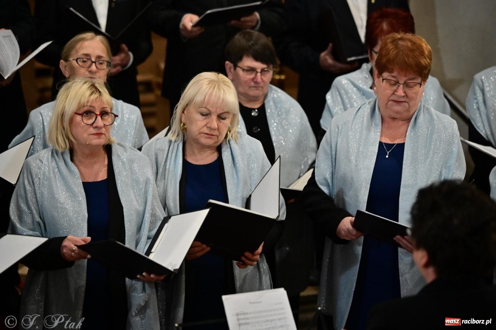 Zdjęcie w galerii na portalu naszraciborz.pl: Koncert kolęd i pastorałek w farnym – muzyczna uczta w Raciborzu wiadomości z regionu