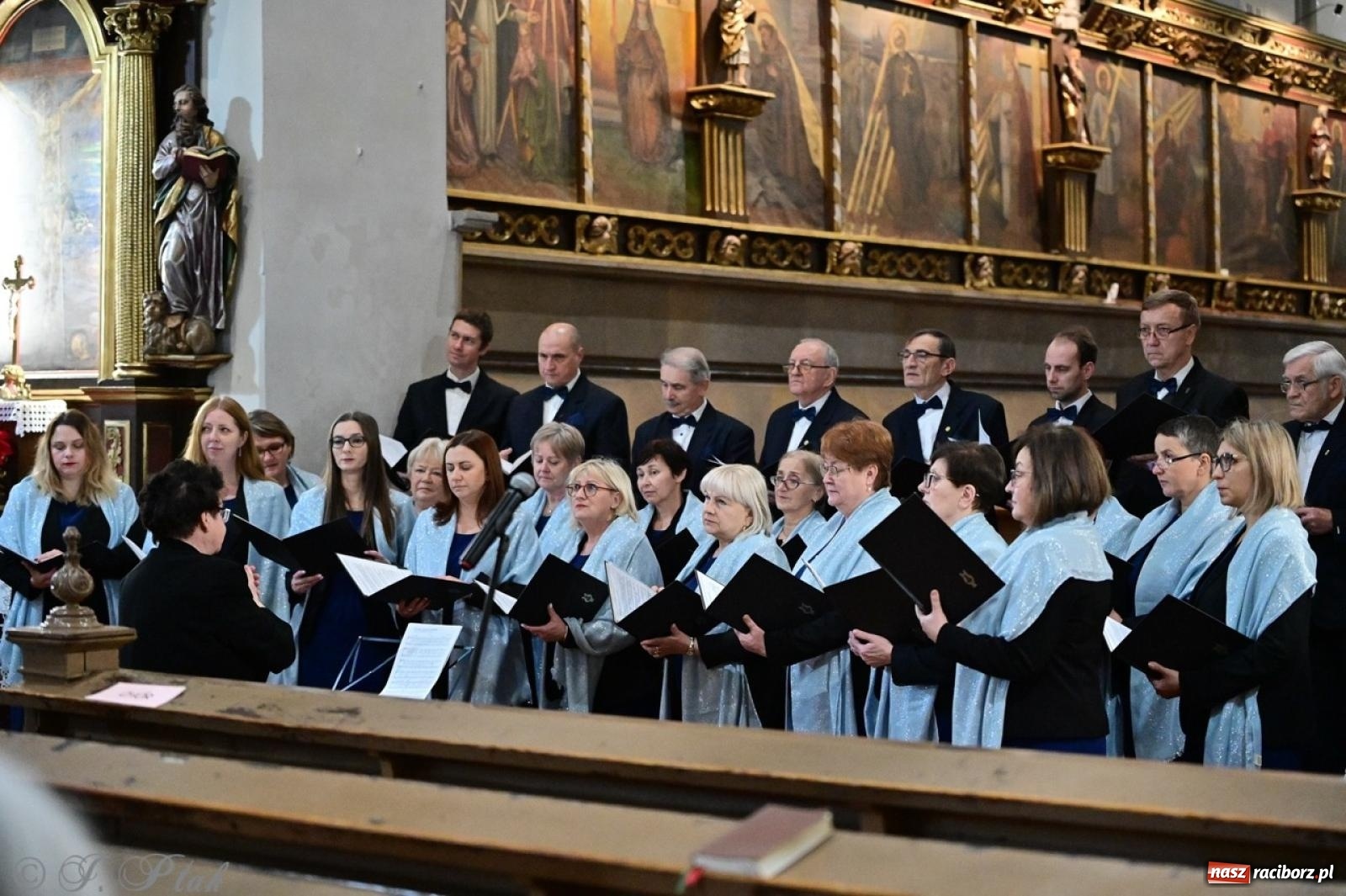Zdjęcie w galerii na portalu naszraciborz.pl: Koncert kolęd i pastorałek w farnym – muzyczna uczta w Raciborzu wiadomości z regionu