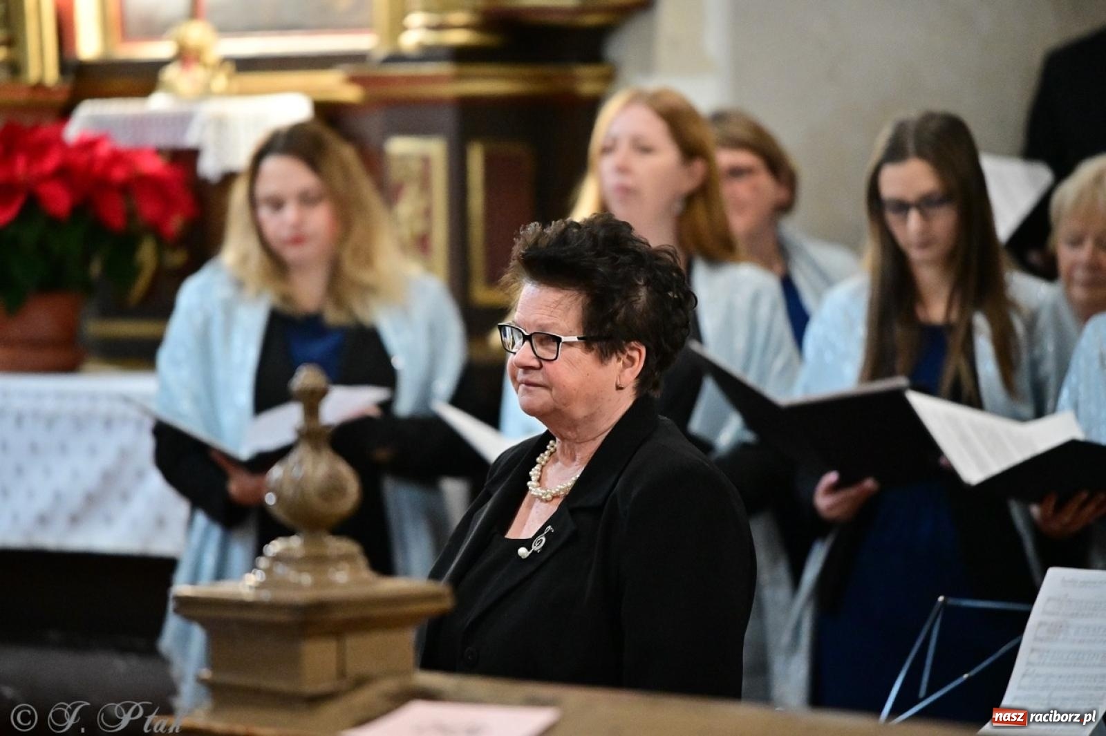 Zdjęcie w galerii na portalu naszraciborz.pl: Koncert kolęd i pastorałek w farnym – muzyczna uczta w Raciborzu wiadomości z regionu