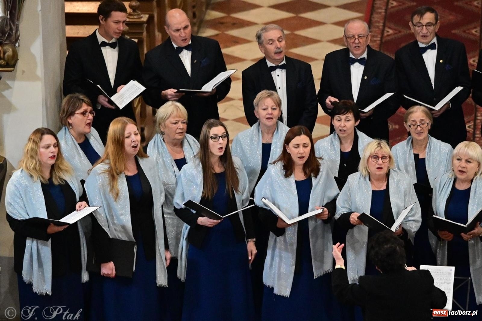 Zdjęcie w galerii na portalu naszraciborz.pl: Koncert kolęd i pastorałek w farnym – muzyczna uczta w Raciborzu wiadomości z regionu