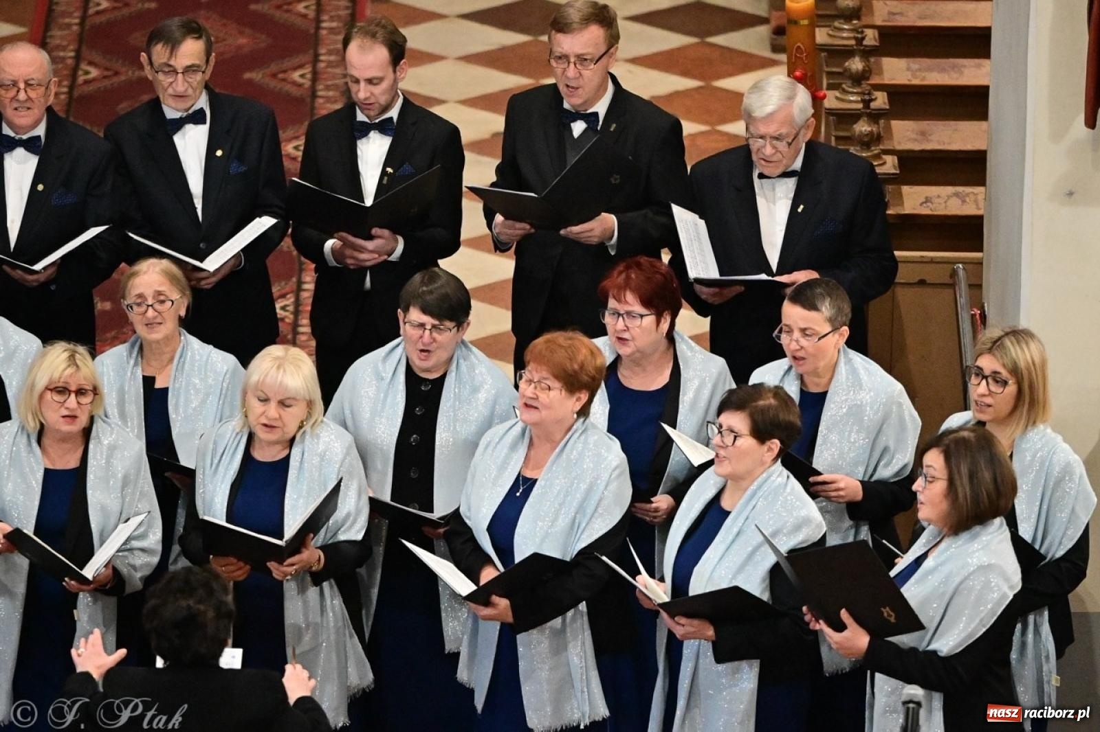 Zdjęcie w galerii na portalu naszraciborz.pl: Koncert kolęd i pastorałek w farnym – muzyczna uczta w Raciborzu wiadomości z regionu