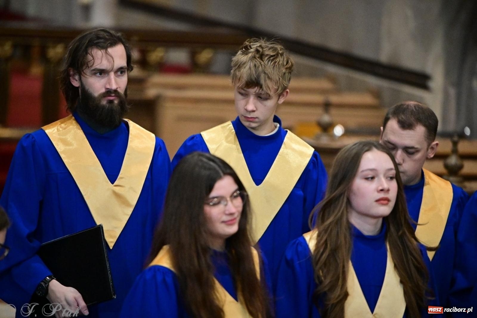 Zdjęcie w galerii na portalu naszraciborz.pl: Koncert kolęd i pastorałek w farnym – muzyczna uczta w Raciborzu wiadomości z regionu
