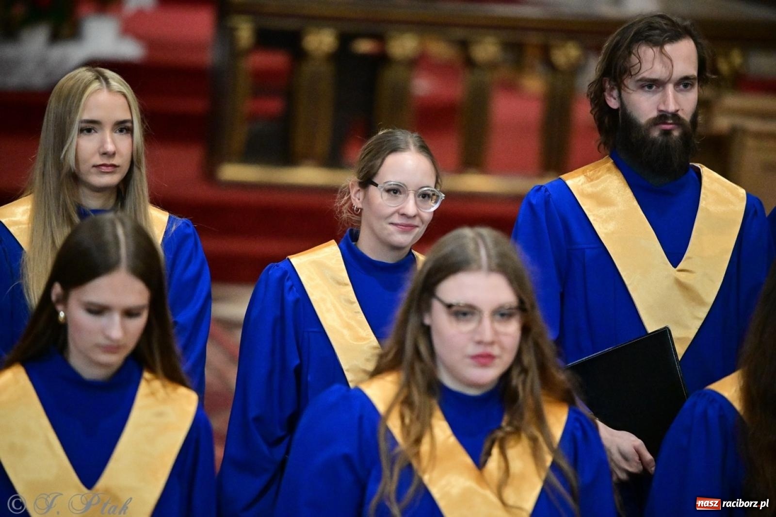 Zdjęcie w galerii na portalu naszraciborz.pl: Koncert kolęd i pastorałek w farnym – muzyczna uczta w Raciborzu wiadomości z regionu