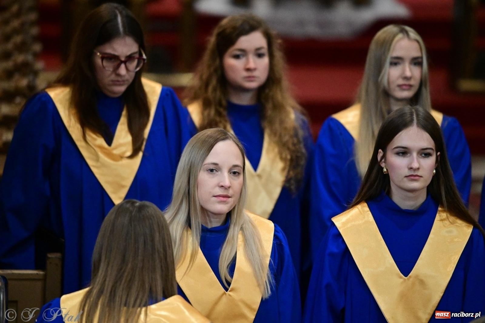 Zdjęcie w galerii na portalu naszraciborz.pl: Koncert kolęd i pastorałek w farnym – muzyczna uczta w Raciborzu wiadomości z regionu