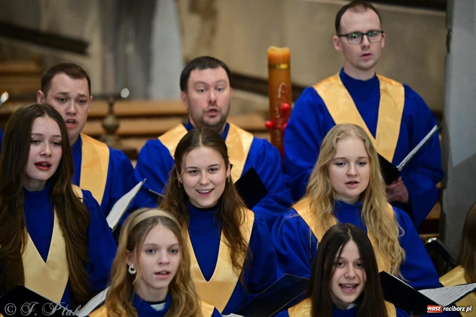 Zdjęcie w galerii na portalu naszraciborz.pl: Koncert kolęd i pastorałek w farnym – muzyczna uczta w Raciborzu wiadomości z regionu