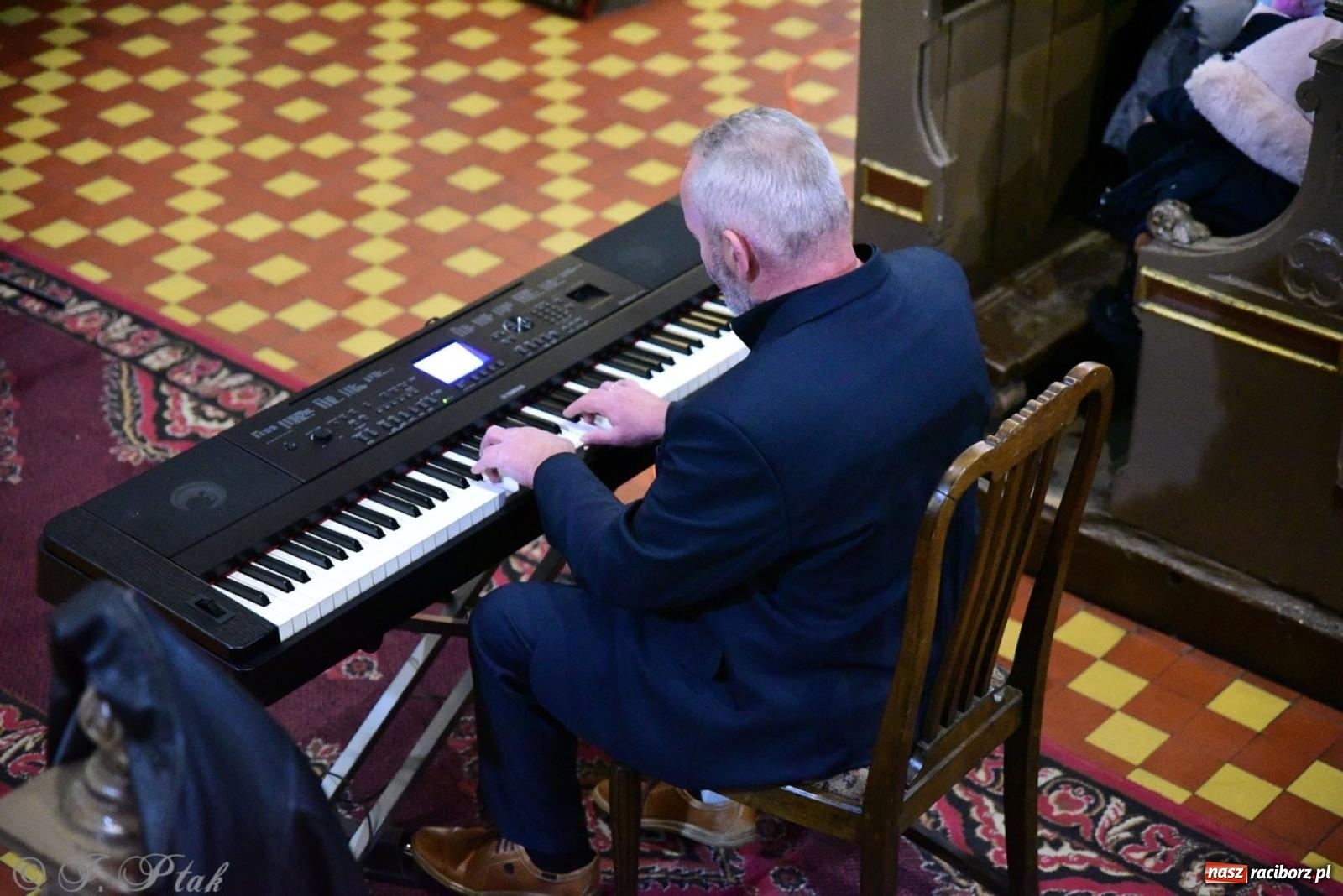 Zdjęcie w galerii na portalu naszraciborz.pl: Koncert kolęd i pastorałek w farnym – muzyczna uczta w Raciborzu wiadomości z regionu