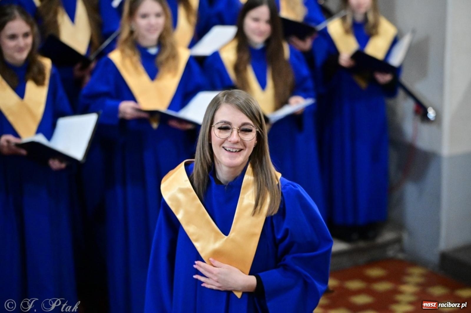 Zdjęcie w galerii na portalu naszraciborz.pl: Koncert kolęd i pastorałek w farnym – muzyczna uczta w Raciborzu wiadomości z regionu