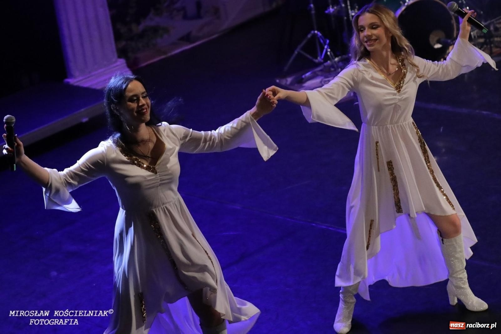 Zdjęcie w galerii na portalu naszraciborz.pl: Tłumy na widowisku Mamma Mia w Raciborskim Centrum Kultury! wiadomości z regionu