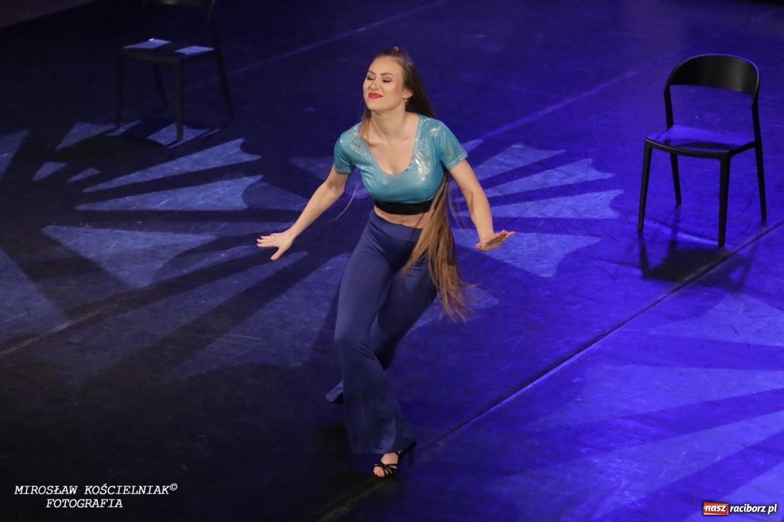 Zdjęcie w galerii na portalu naszraciborz.pl: Tłumy na widowisku Mamma Mia w Raciborskim Centrum Kultury! wiadomości z regionu