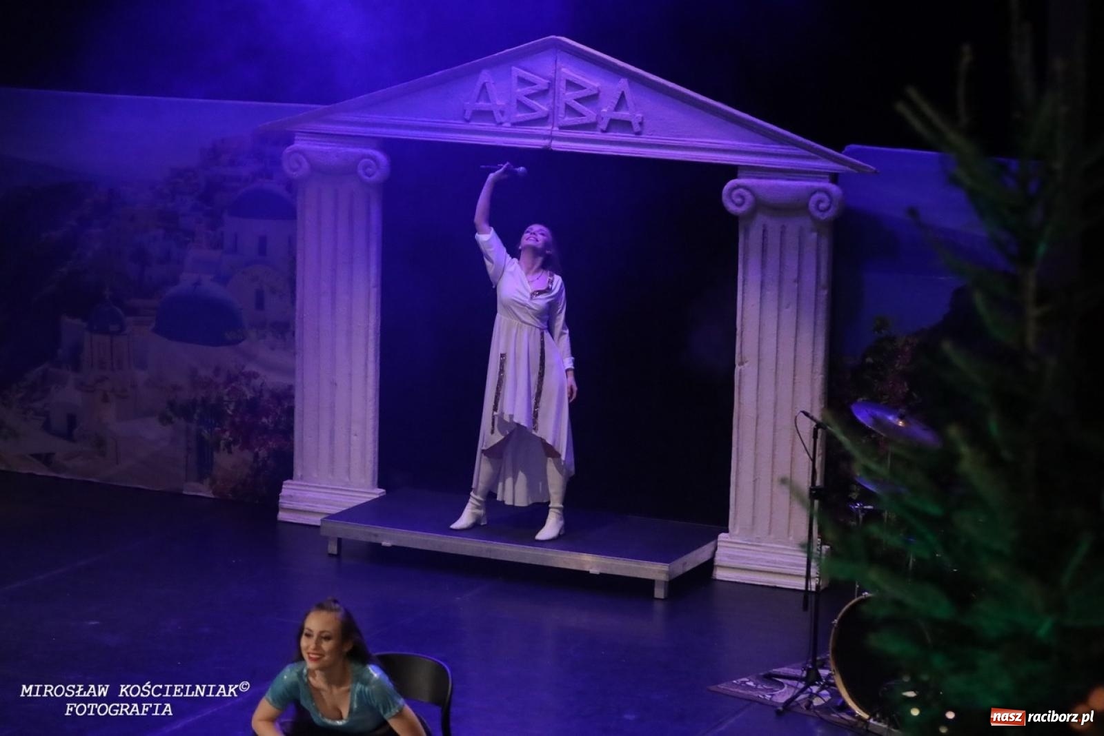 Zdjęcie w galerii na portalu naszraciborz.pl: Tłumy na widowisku Mamma Mia w Raciborskim Centrum Kultury! wiadomości z regionu