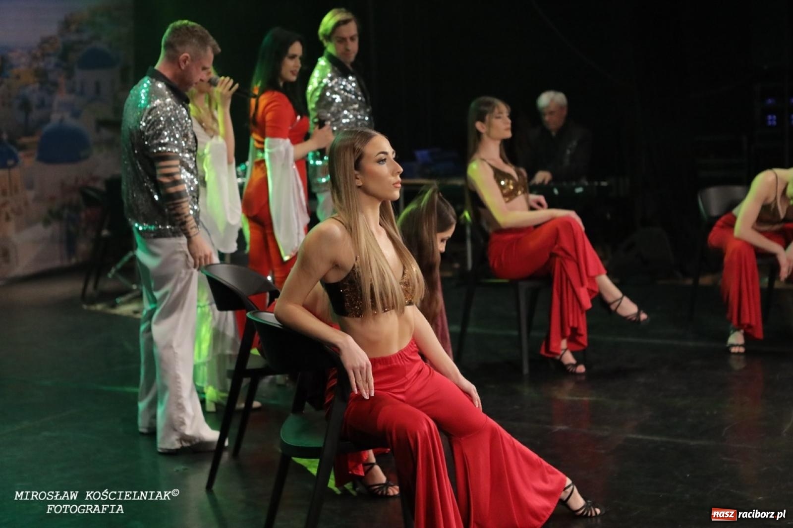 Zdjęcie w galerii na portalu naszraciborz.pl: Tłumy na widowisku Mamma Mia w Raciborskim Centrum Kultury! wiadomości z regionu