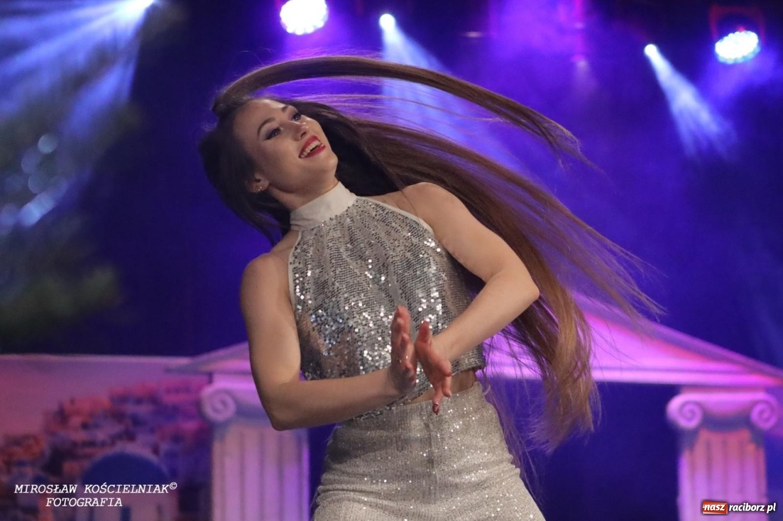 Zdjęcie w galerii na portalu naszraciborz.pl: Tłumy na widowisku Mamma Mia w Raciborskim Centrum Kultury! wiadomości z regionu