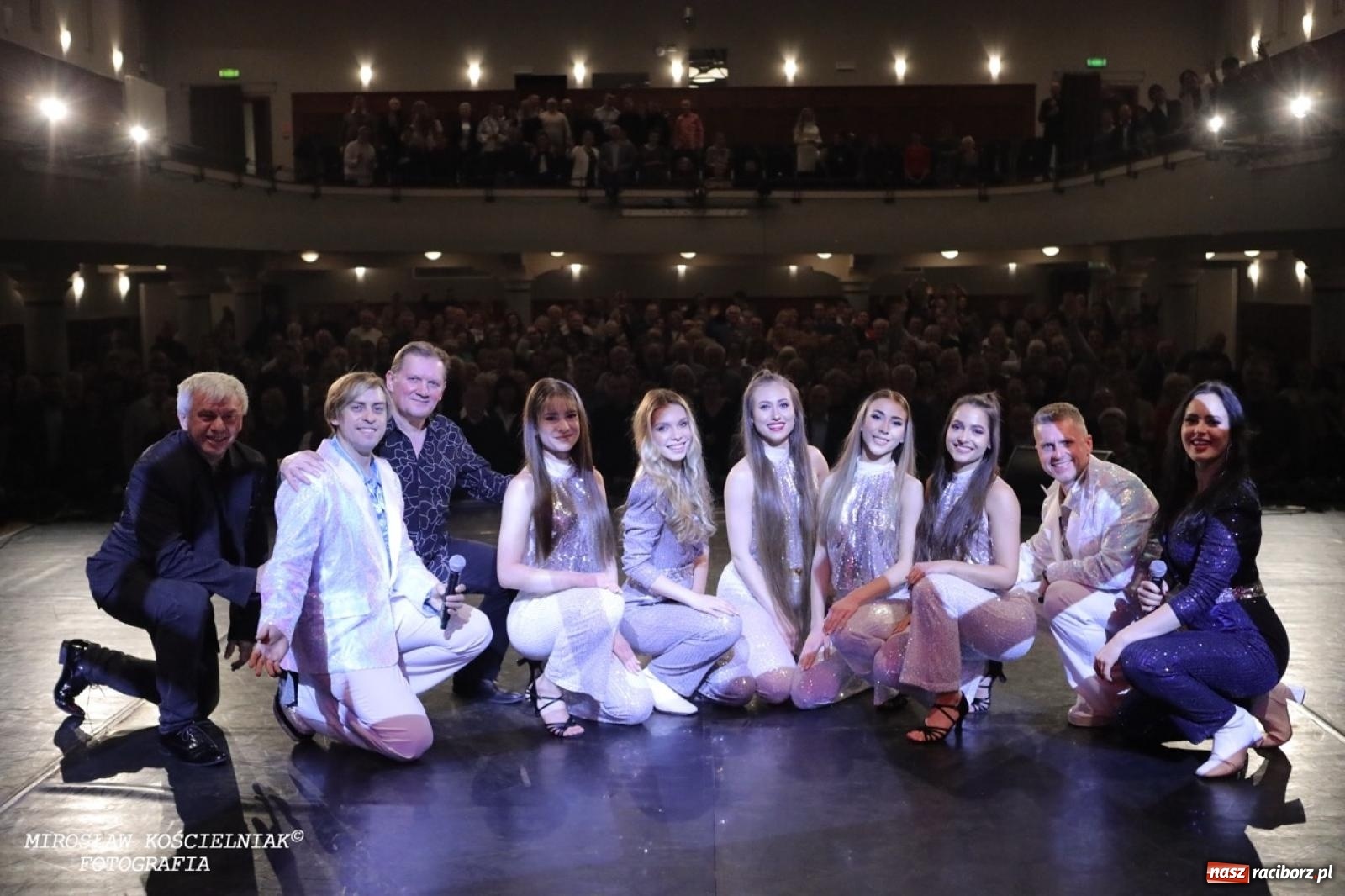 Zdjęcie w galerii na portalu naszraciborz.pl: Tłumy na widowisku Mamma Mia w Raciborskim Centrum Kultury! wiadomości z regionu