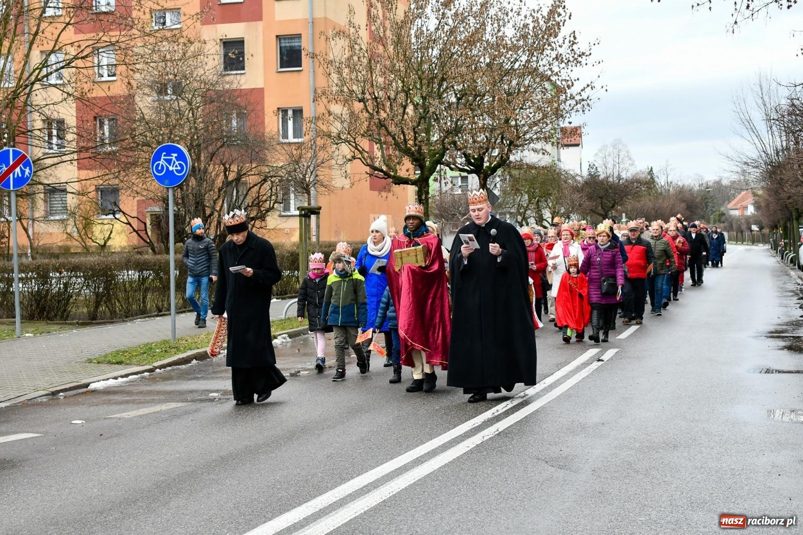 Zdjęcie w galerii na portalu naszraciborz.pl: Raciborski Orszak Trzech Króli przeszedł ulicami miasta [FOTO i WIDEO] wiadomości z regionu