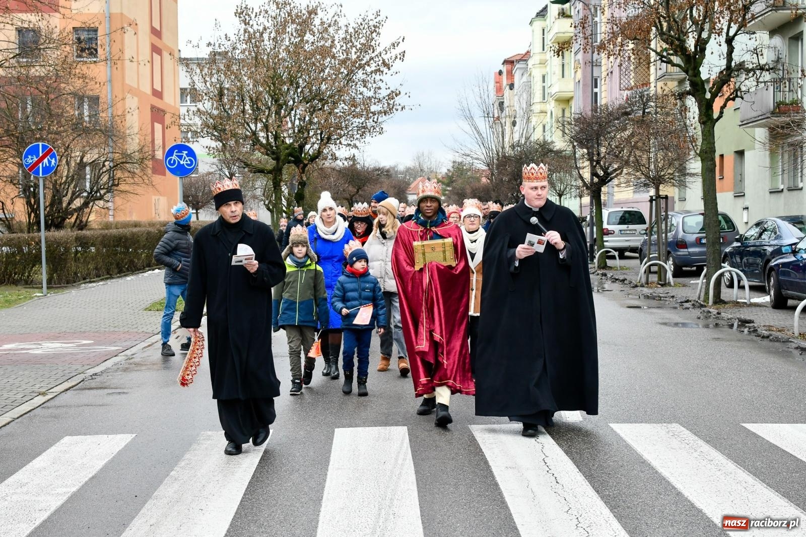 Zdjęcie w galerii na portalu naszraciborz.pl: Raciborski Orszak Trzech Króli przeszedł ulicami miasta [FOTO i WIDEO] wiadomości z regionu