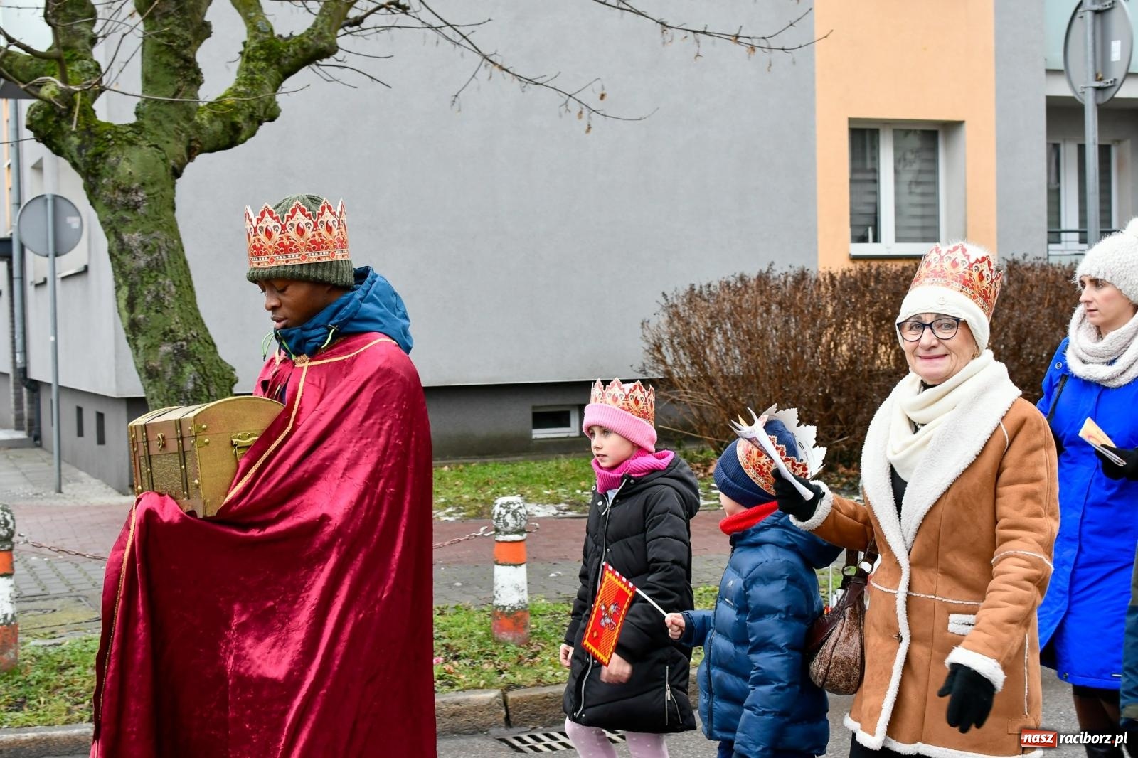 Zdjęcie w galerii na portalu naszraciborz.pl: Raciborski Orszak Trzech Króli przeszedł ulicami miasta [FOTO i WIDEO] wiadomości z regionu