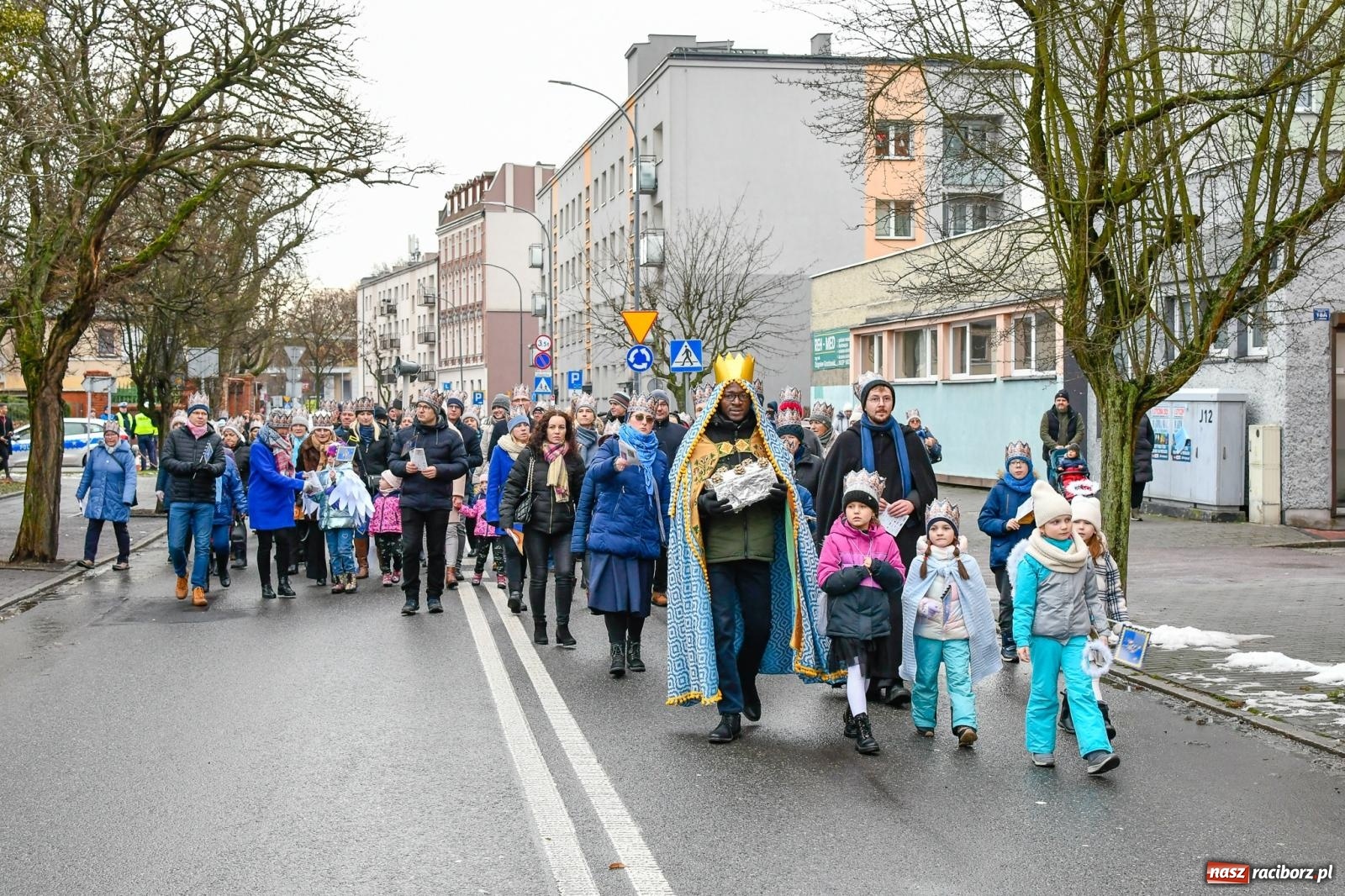 Zdjęcie w galerii na portalu naszraciborz.pl: Raciborski Orszak Trzech Króli przeszedł ulicami miasta [FOTO i WIDEO] wiadomości z regionu