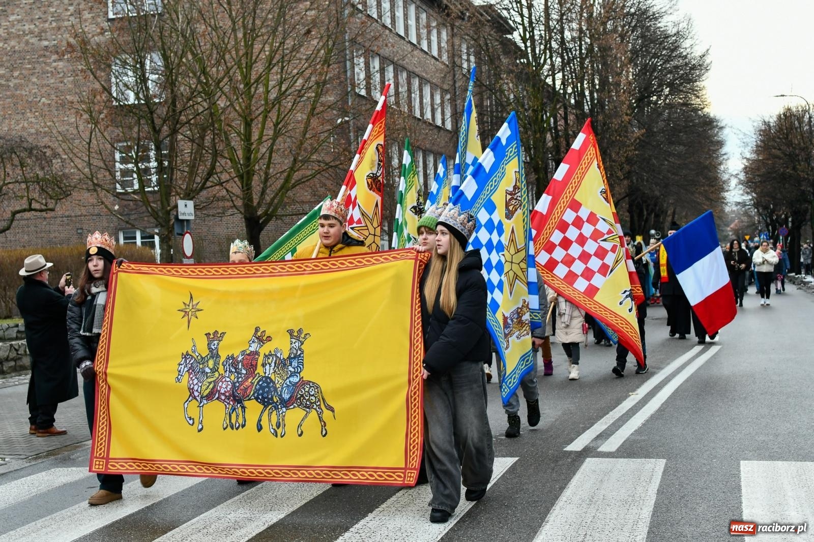 Zdjęcie w galerii na portalu naszraciborz.pl: Raciborski Orszak Trzech Króli przeszedł ulicami miasta [FOTO i WIDEO] wiadomości z regionu
