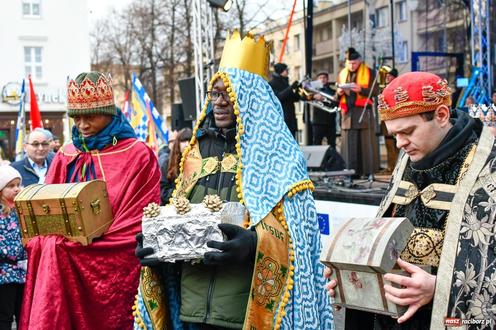 Zdjęcie w galerii na portalu naszraciborz.pl: Raciborski Orszak Trzech Króli przeszedł ulicami miasta [FOTO i WIDEO] wiadomości z regionu