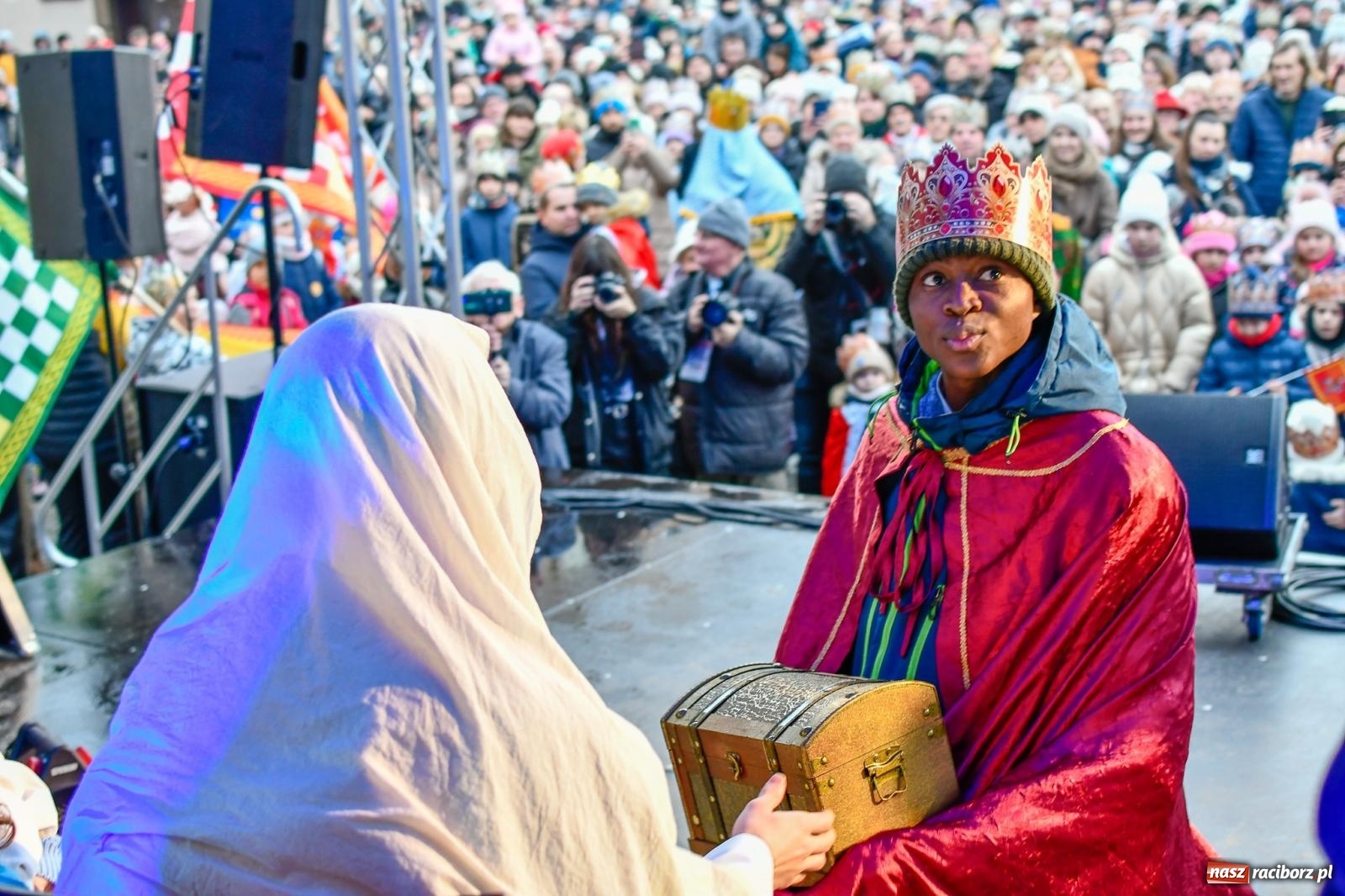 Zdjęcie w galerii na portalu naszraciborz.pl: Raciborski Orszak Trzech Króli przeszedł ulicami miasta [FOTO i WIDEO] wiadomości z regionu