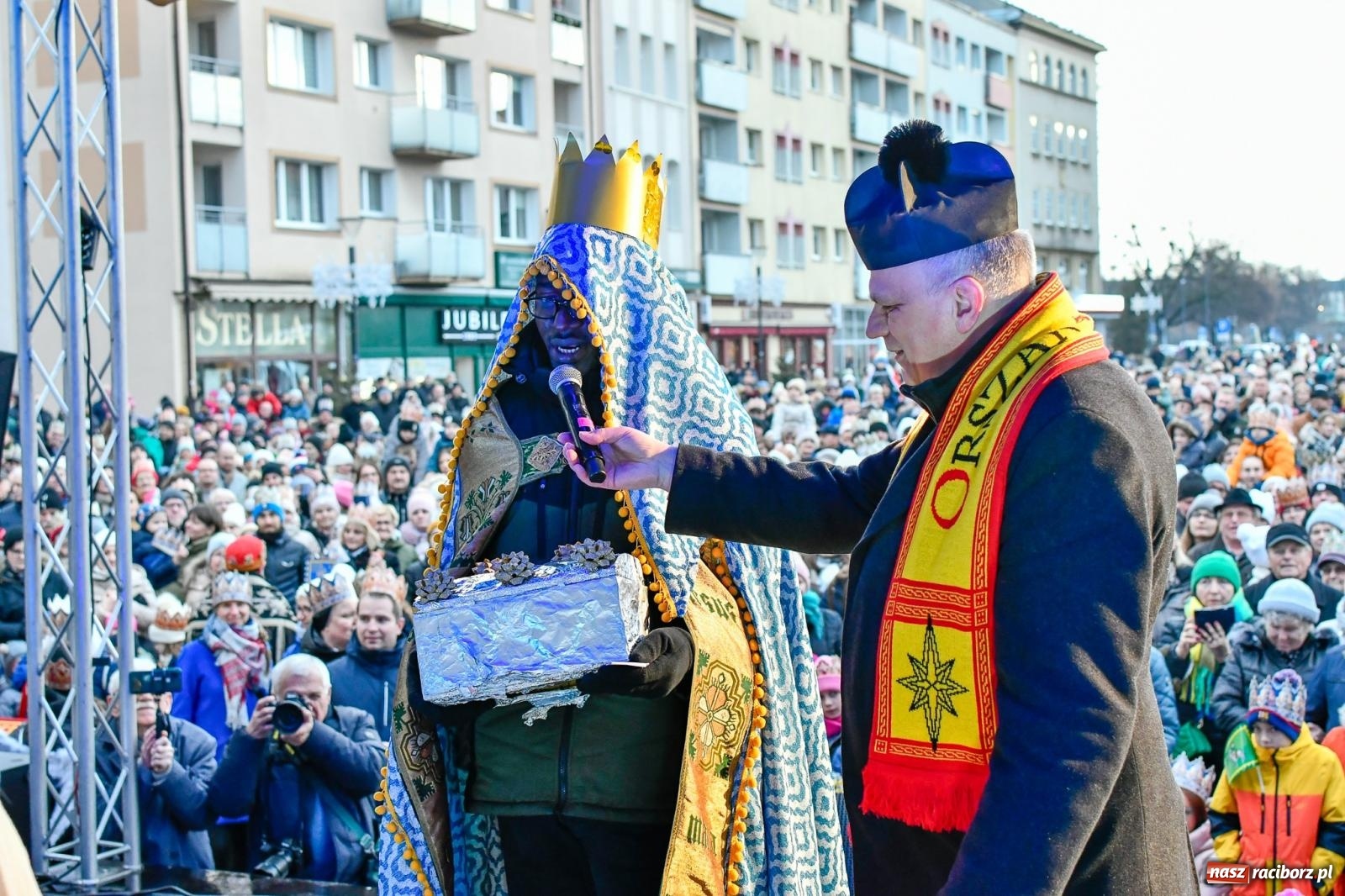 Zdjęcie w galerii na portalu naszraciborz.pl: Raciborski Orszak Trzech Króli przeszedł ulicami miasta [FOTO i WIDEO] wiadomości z regionu