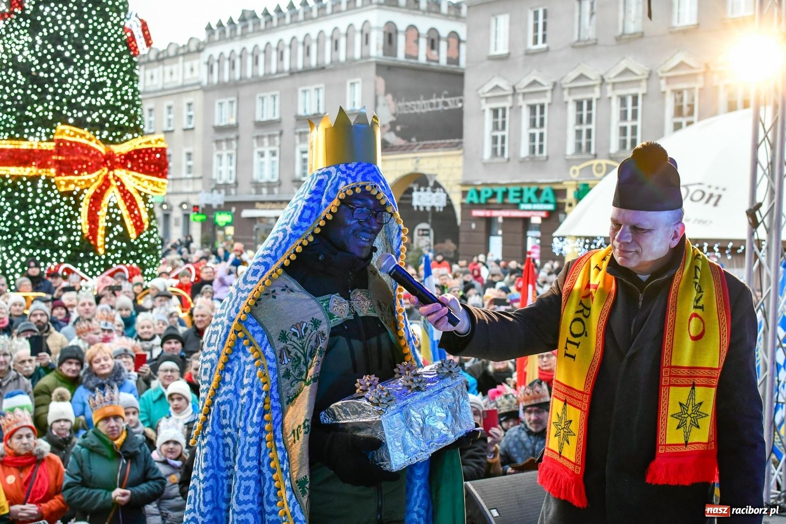 Zdjęcie w galerii na portalu naszraciborz.pl: Raciborski Orszak Trzech Króli przeszedł ulicami miasta [FOTO i WIDEO] wiadomości z regionu