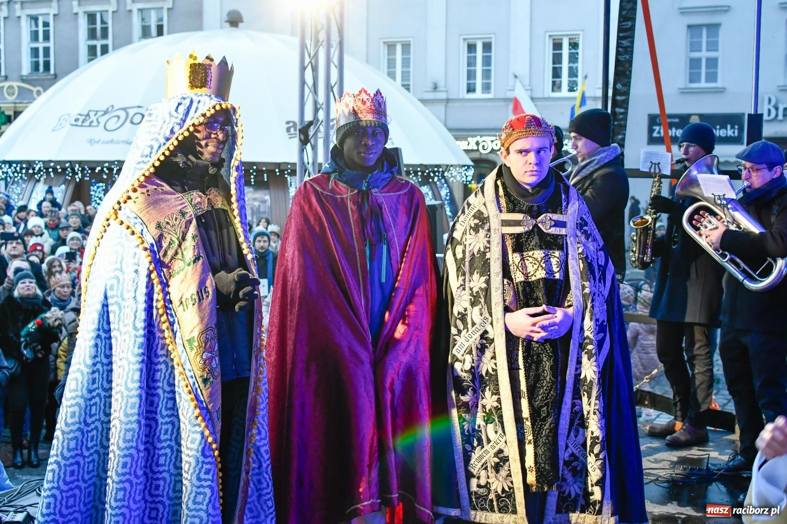 Zdjęcie w galerii na portalu naszraciborz.pl: Raciborski Orszak Trzech Króli przeszedł ulicami miasta [FOTO i WIDEO] wiadomości z regionu