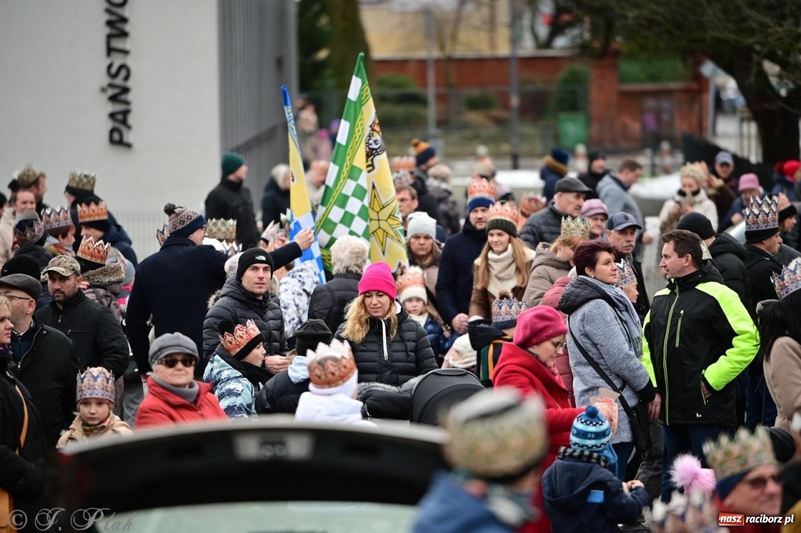 Zdjęcie w galerii na portalu naszraciborz.pl: Raciborski Orszak Trzech Króli przeszedł ulicami miasta [FOTO i WIDEO] wiadomości z regionu