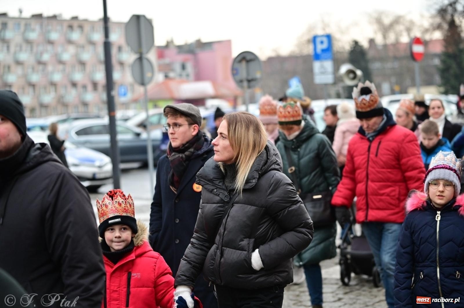 Zdjęcie w galerii na portalu naszraciborz.pl: Raciborski Orszak Trzech Króli przeszedł ulicami miasta [FOTO i WIDEO] wiadomości z regionu