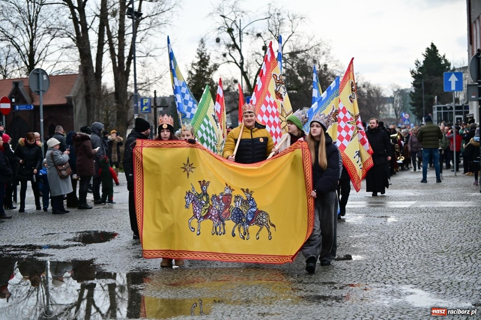 Zdjęcie w galerii na portalu naszraciborz.pl: Raciborski Orszak Trzech Króli przeszedł ulicami miasta [FOTO i WIDEO] wiadomości z regionu