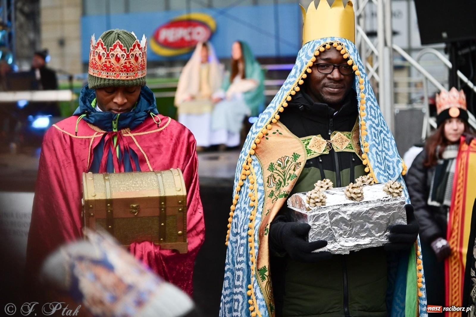 Zdjęcie w galerii na portalu naszraciborz.pl: Raciborski Orszak Trzech Króli przeszedł ulicami miasta [FOTO i WIDEO] wiadomości z regionu