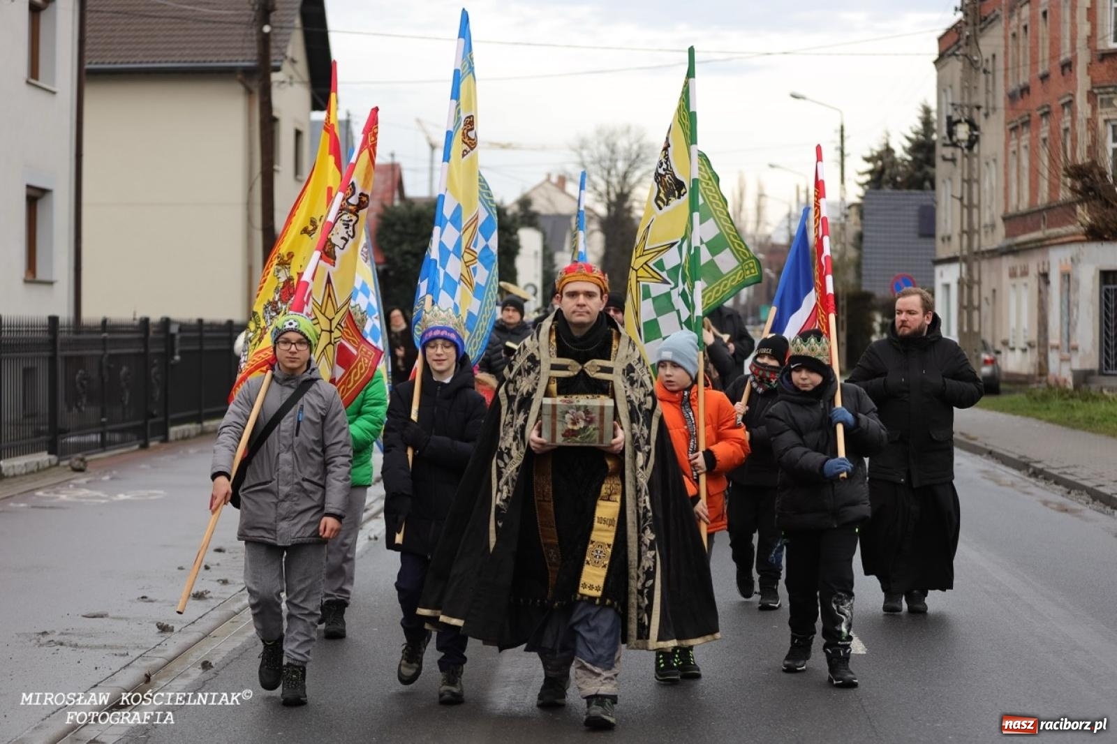 Zdjęcie w galerii na portalu naszraciborz.pl: Raciborski Orszak Trzech Króli przeszedł ulicami miasta [FOTO i WIDEO] wiadomości z regionu