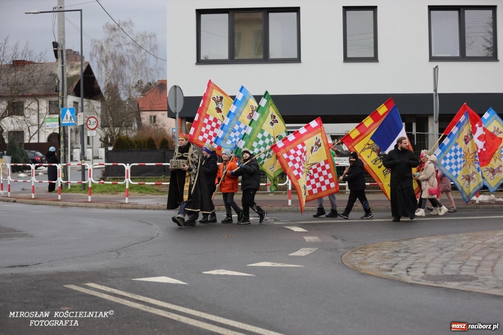Zdjęcie w galerii na portalu naszraciborz.pl: Raciborski Orszak Trzech Króli przeszedł ulicami miasta [FOTO i WIDEO] wiadomości z regionu