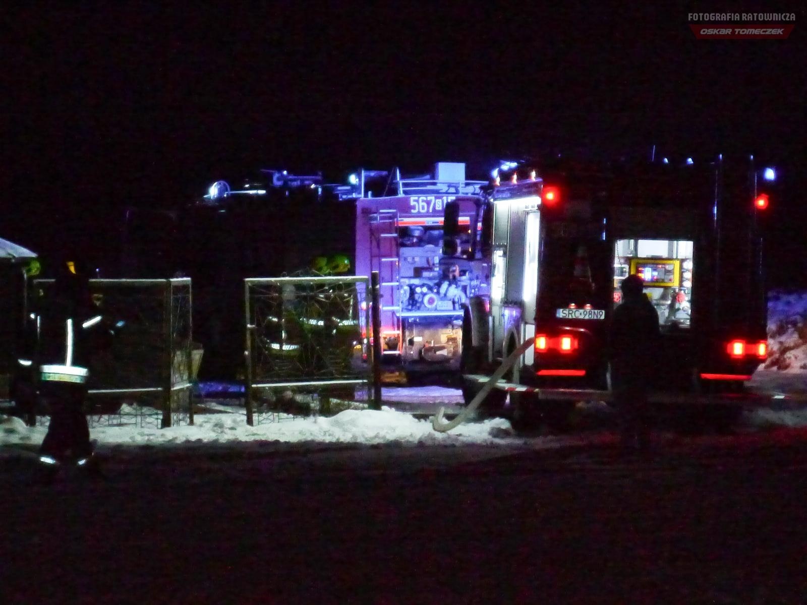 Zdjęcie w galerii na portalu naszraciborz.pl: Cztery zastępy w akcji w Babicach. Paliła się wiata, zagrożony był kurnik [FOTO] wiadomości z regionu