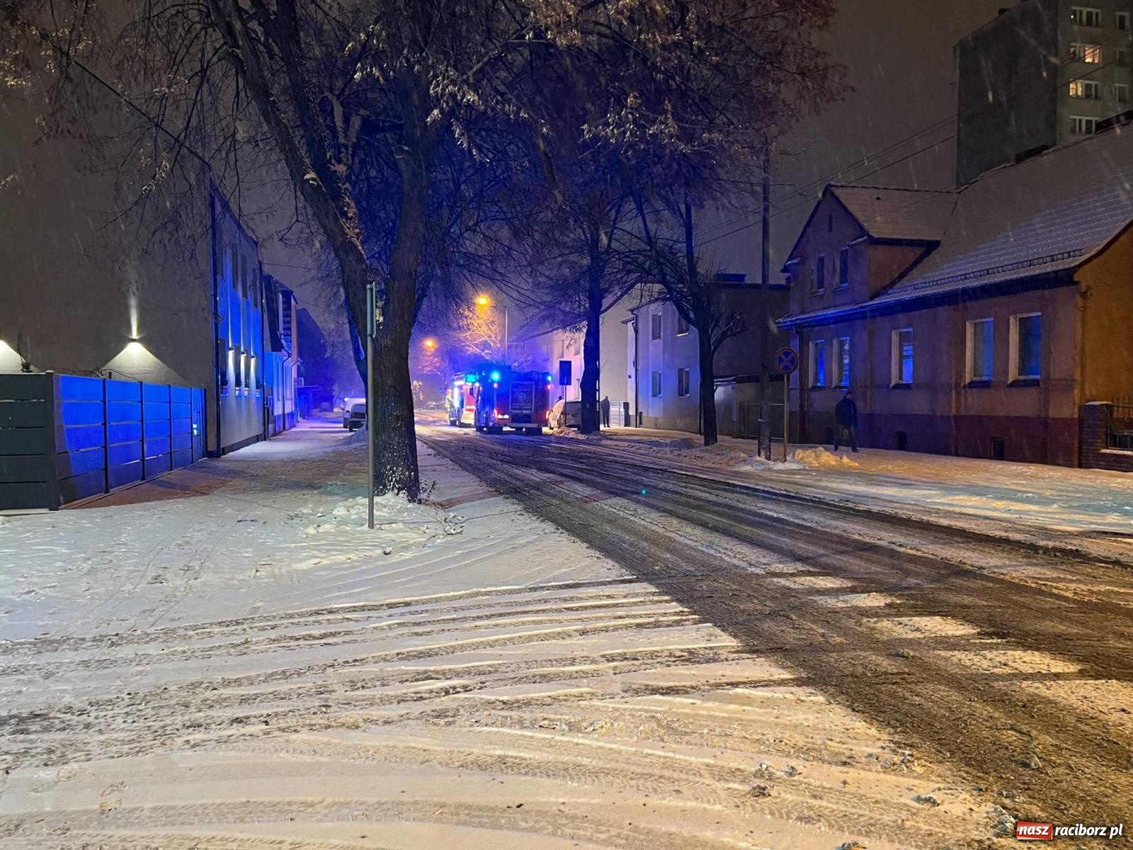 Zdjęcie w galerii na portalu naszraciborz.pl: Niebezpieczne zdarzenie w garażu przy Ocickiej [FOTO] wiadomości z regionu