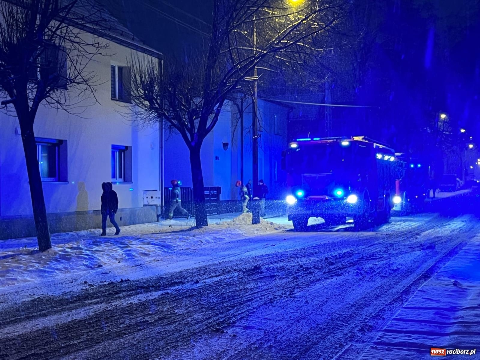 Zdjęcie w galerii na portalu naszraciborz.pl: Niebezpieczne zdarzenie w garażu przy Ocickiej [FOTO] wiadomości z regionu