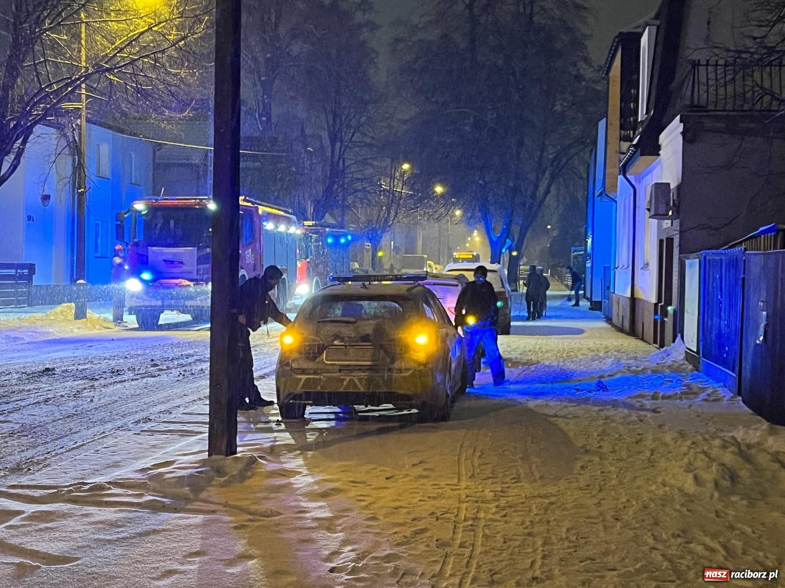 Zdjęcie w galerii na portalu naszraciborz.pl: Niebezpieczne zdarzenie w garażu przy Ocickiej [FOTO] wiadomości z regionu
