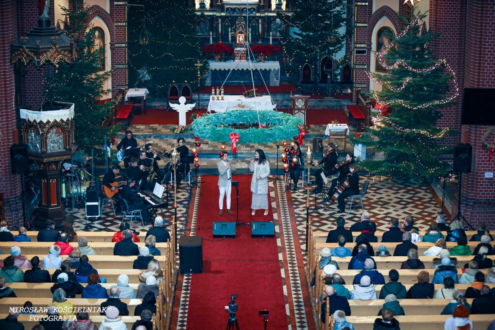 Zdjęcie w galerii na portalu naszraciborz.pl: Przednutki. Koncert kolęd w kościele św. Mikołaja [FOTO i WIDEO] wiadomości z regionu