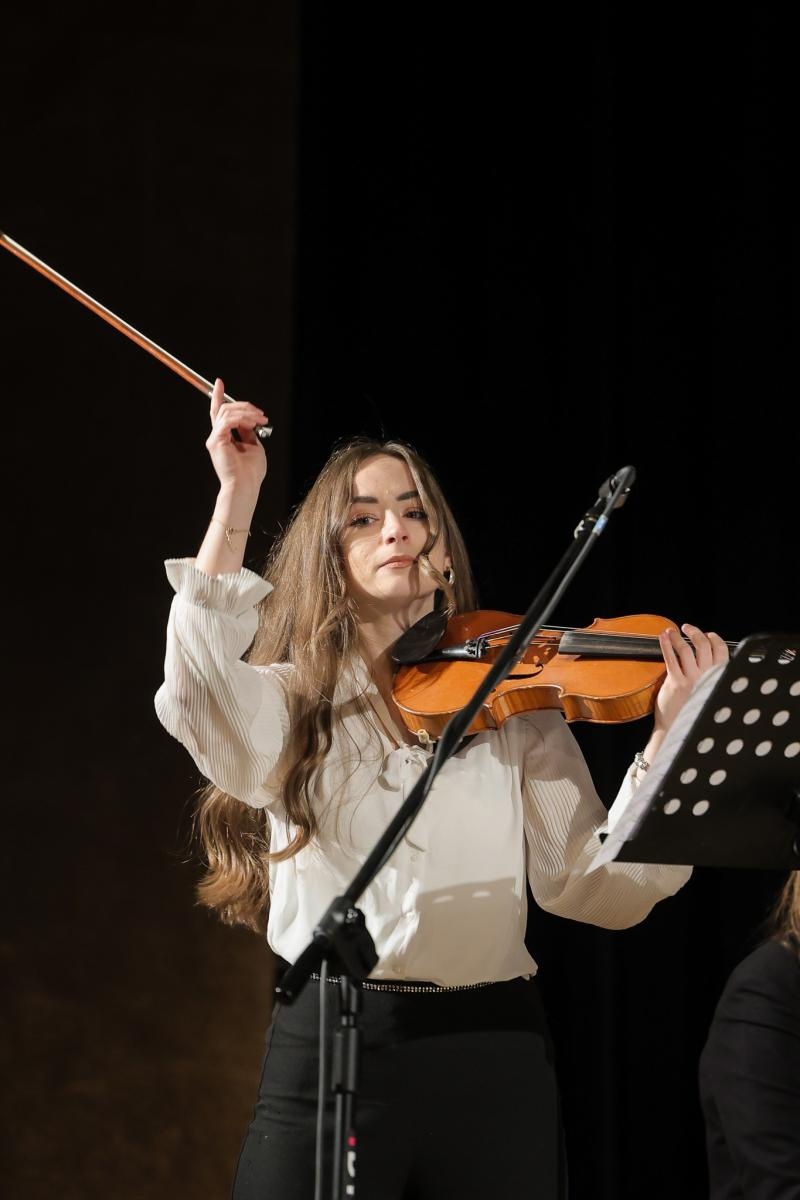 Zdjęcie w galerii na portalu naszraciborz.pl: Vivaldi, Paganini, Wieniawski, czyli SKRZYPCE na koncertach umuzykalniających w RCK wiadomości z regionu