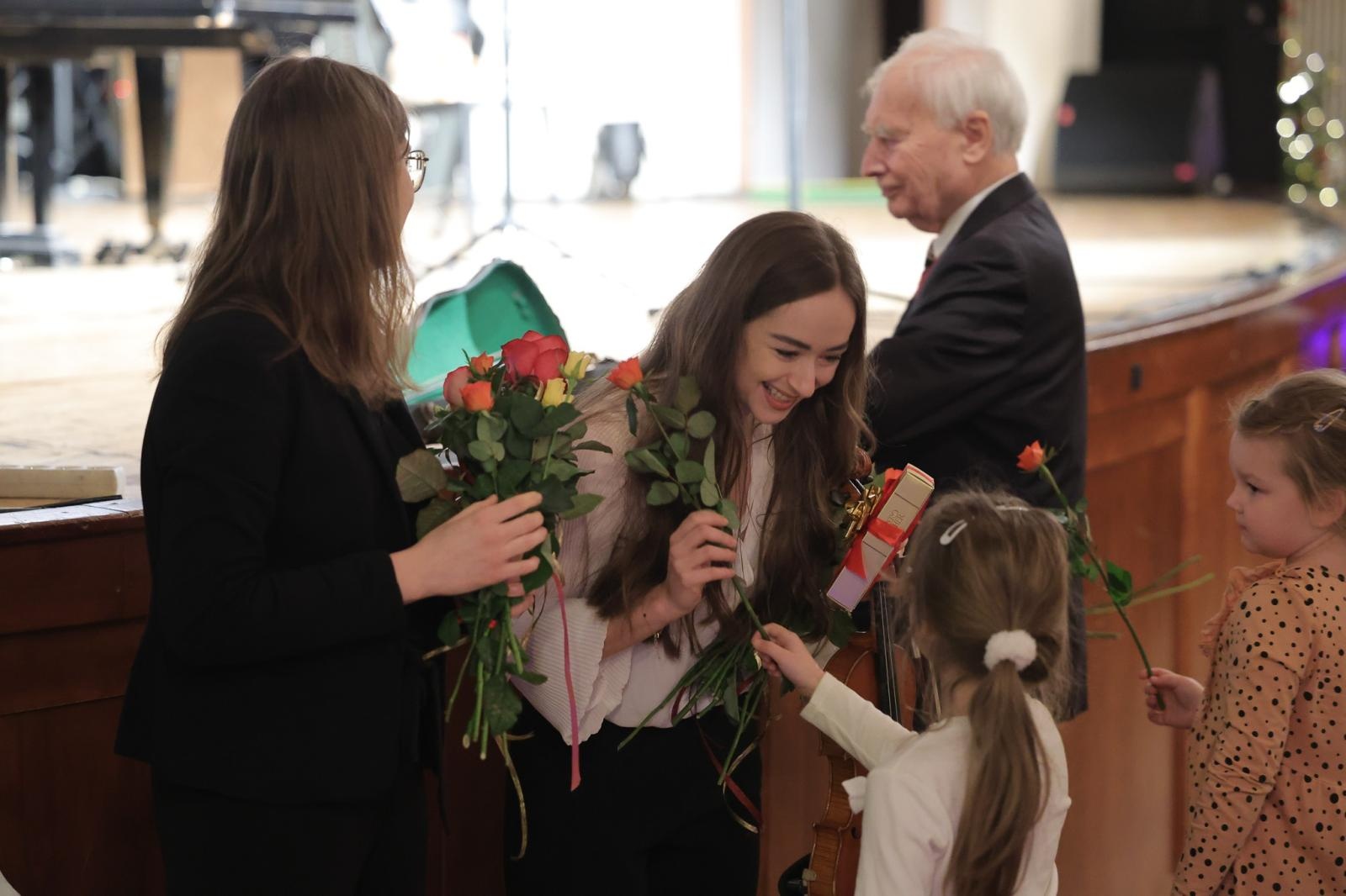 Zdjęcie w galerii na portalu naszraciborz.pl: Vivaldi, Paganini, Wieniawski, czyli SKRZYPCE na koncertach umuzykalniających w RCK wiadomości z regionu