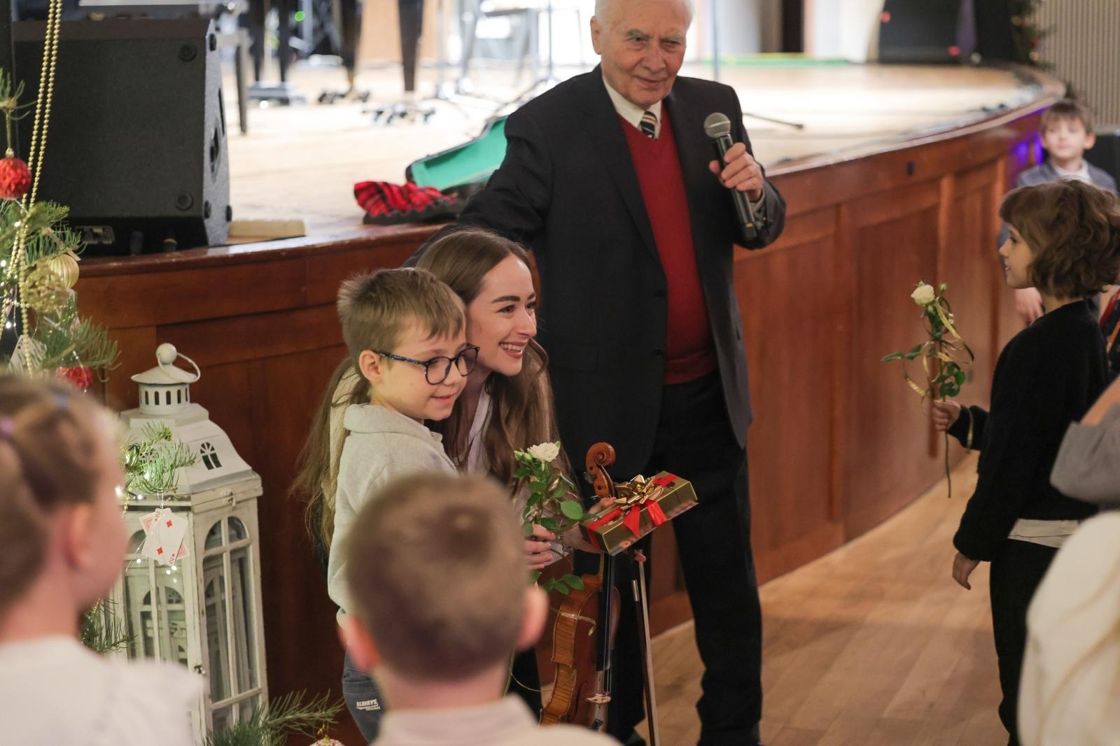 Zdjęcie w galerii na portalu naszraciborz.pl: Vivaldi, Paganini, Wieniawski, czyli SKRZYPCE na koncertach umuzykalniających w RCK wiadomości z regionu
