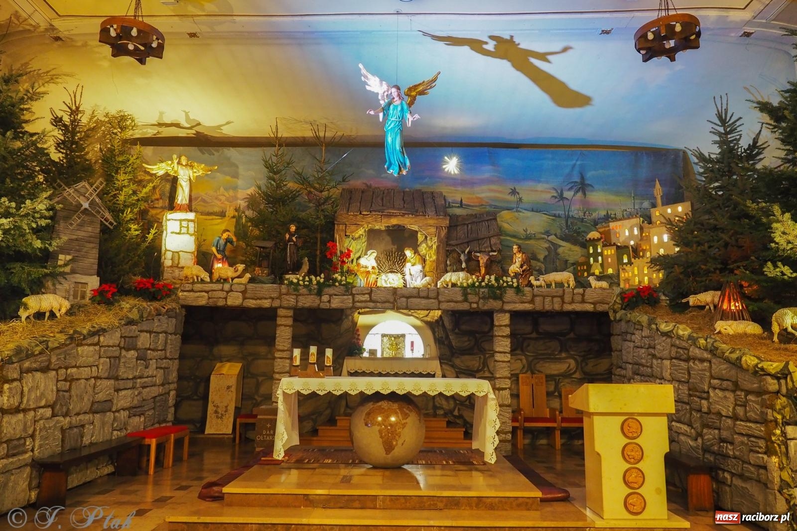 Zdjęcie w galerii na portalu naszraciborz.pl: Franciszkańskie szopki bożonarodzeniowe – tradycja i piękno także w Raciborzu wiadomości z regionu