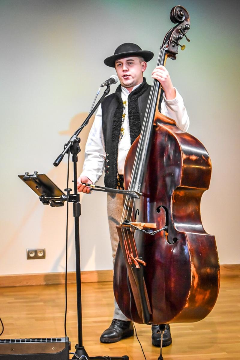 Zdjęcie w galerii na portalu naszraciborz.pl: Góralskie kolędy na zamku – noworoczne spotkanie Środowiskowego Domu Samopomocy wiadomości z regionu