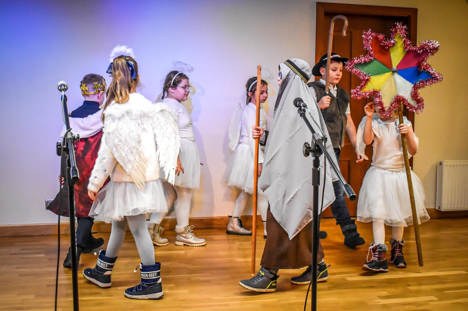 Zdjęcie w galerii na portalu naszraciborz.pl: Góralskie kolędy na zamku – noworoczne spotkanie Środowiskowego Domu Samopomocy wiadomości z regionu