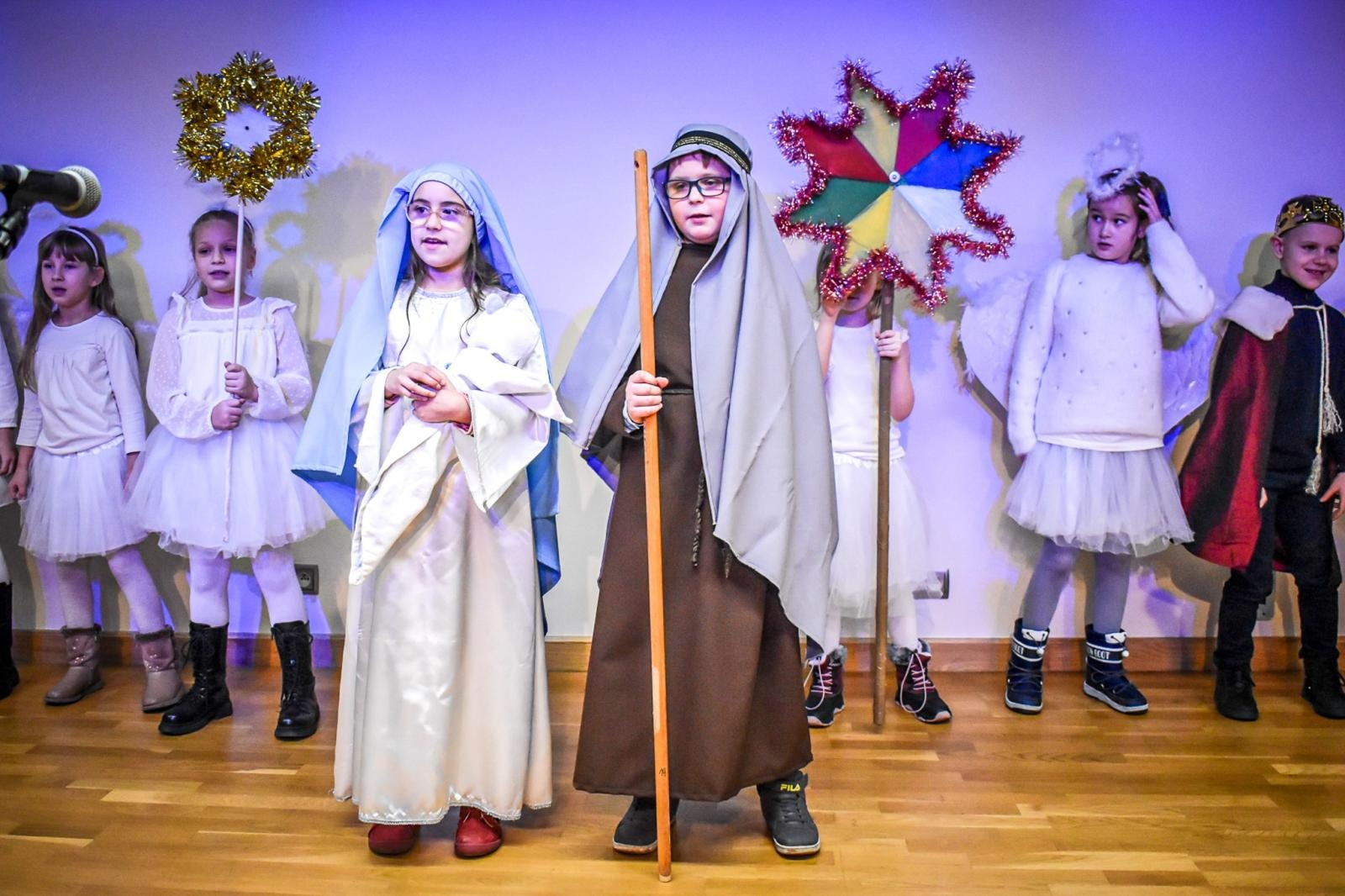 Zdjęcie w galerii na portalu naszraciborz.pl: Góralskie kolędy na zamku – noworoczne spotkanie Środowiskowego Domu Samopomocy wiadomości z regionu