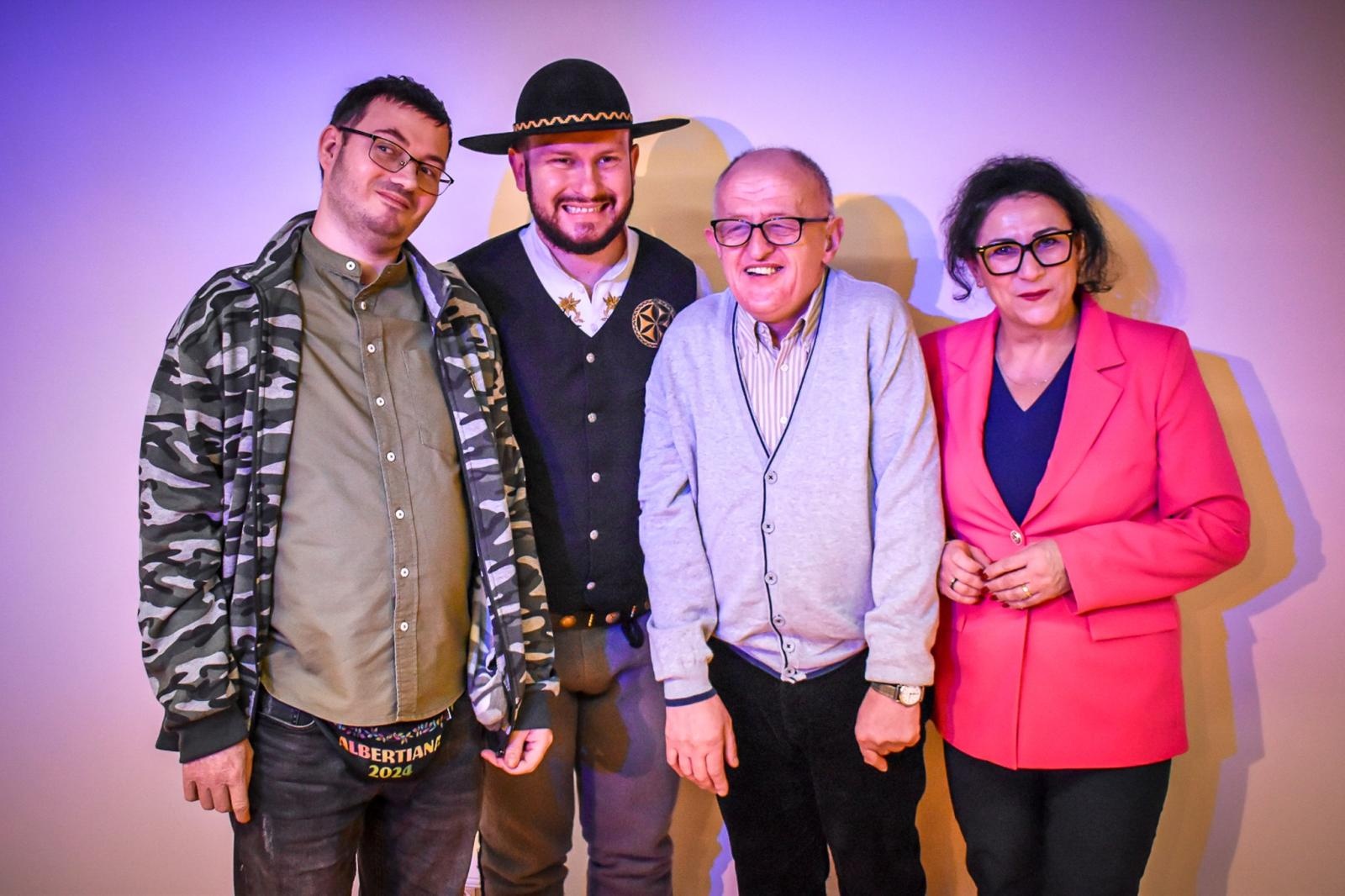 Zdjęcie w galerii na portalu naszraciborz.pl: Góralskie kolędy na zamku – noworoczne spotkanie Środowiskowego Domu Samopomocy wiadomości z regionu