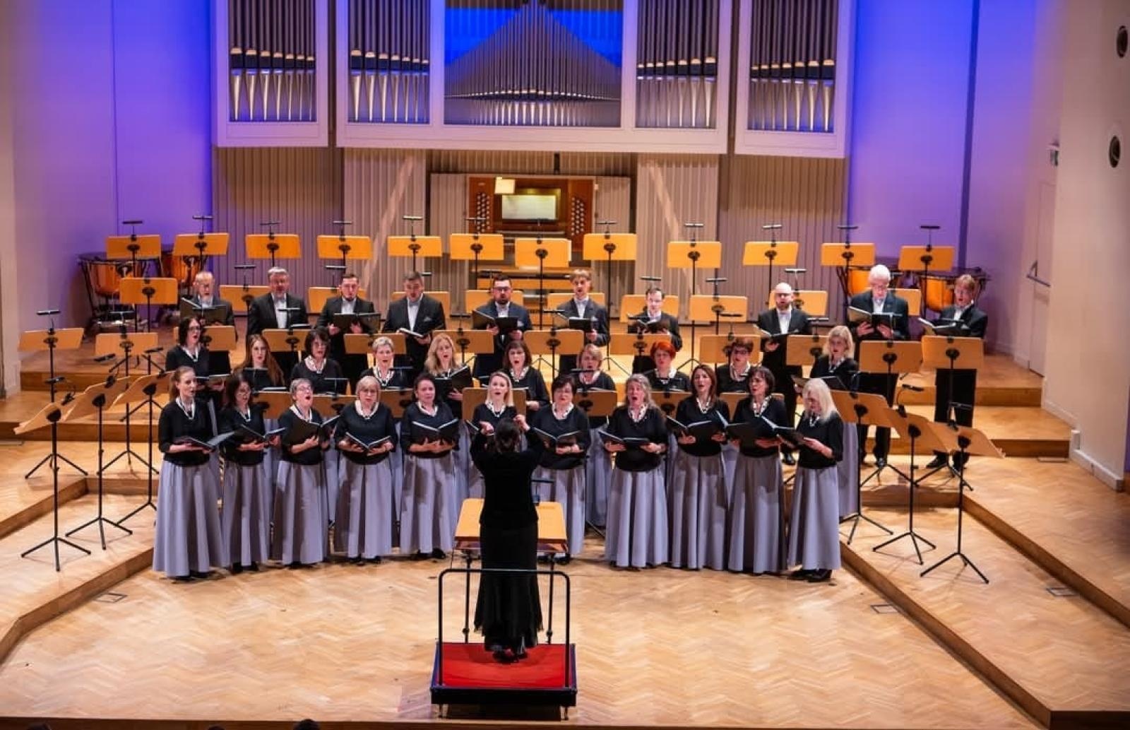 Zdjęcie w galerii na portalu naszraciborz.pl: Chóry z Rud i Krzyżanowic zaśpiewają w rudzkiej bazylice wiadomości z regionu