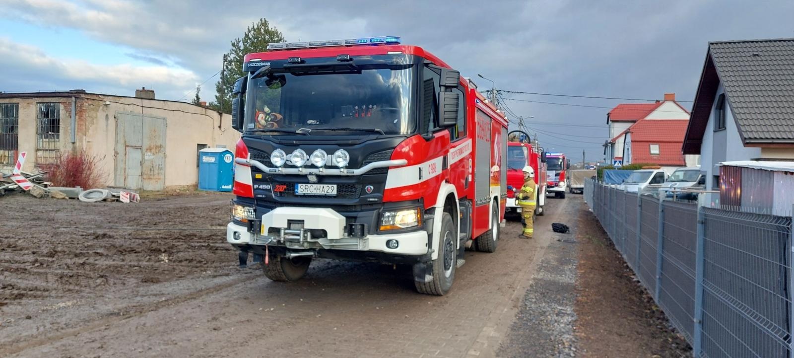 Zdjęcie w galerii na portalu naszraciborz.pl: Straż Pożarna w Raciborzu: Służby interweniowały przy wietrze, pożarach i wypadkach wiadomości z regionu