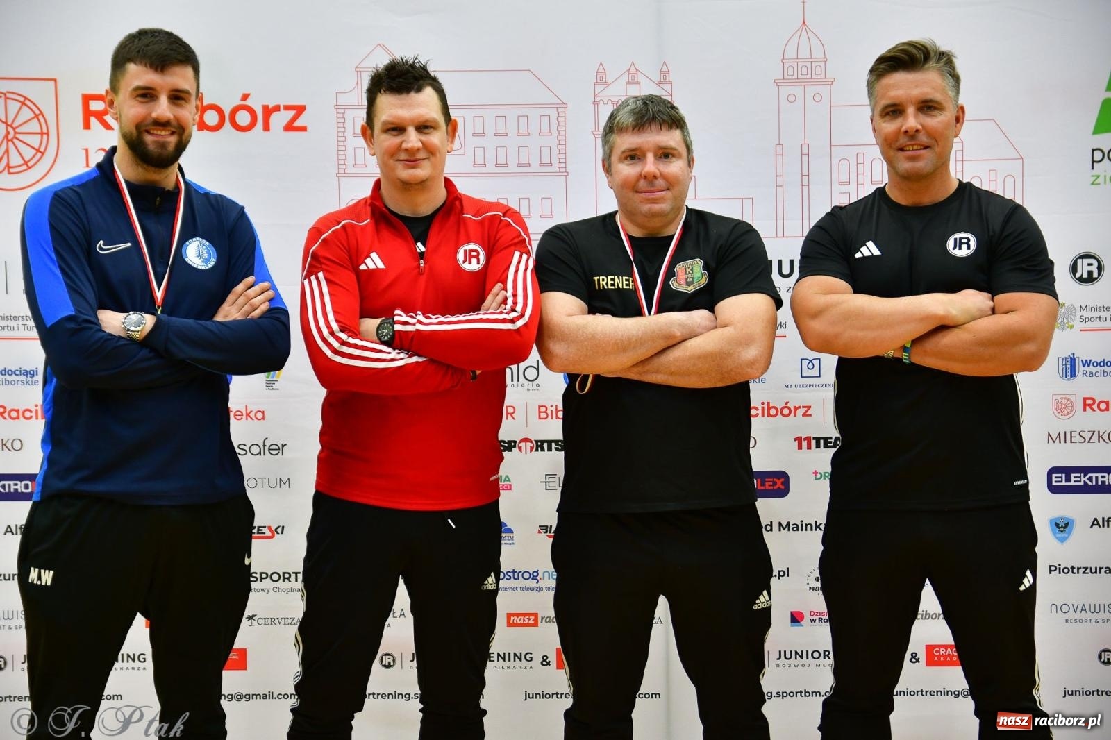 Zdjęcie w galerii na portalu naszraciborz.pl: Junior Futsal Cup. Zmagania skrzatów w hali OSiR Racibórz [FOTO] wiadomości z regionu